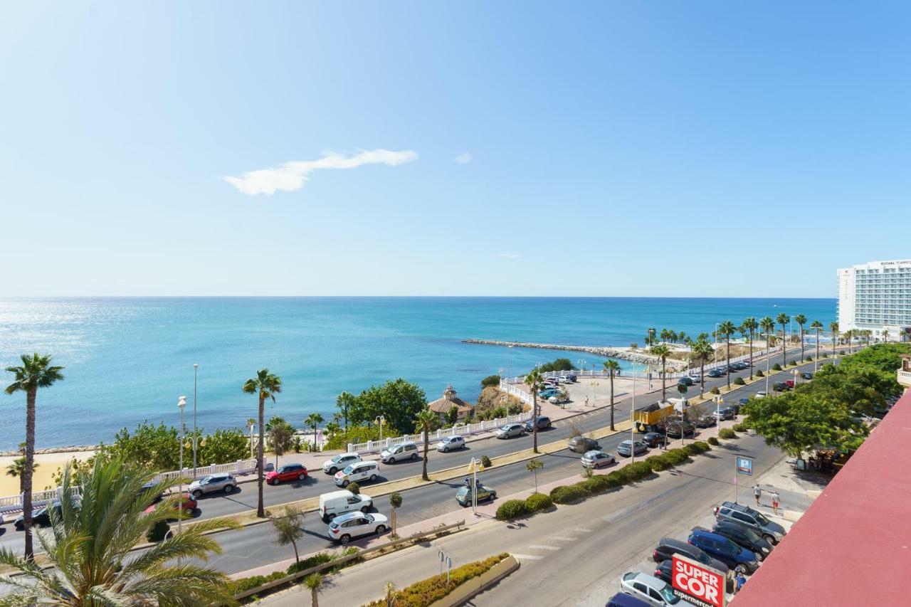 Spacious Beachfront Flat With Sea Views And Private Indoor Parking Benalmádena Exteriér fotografie