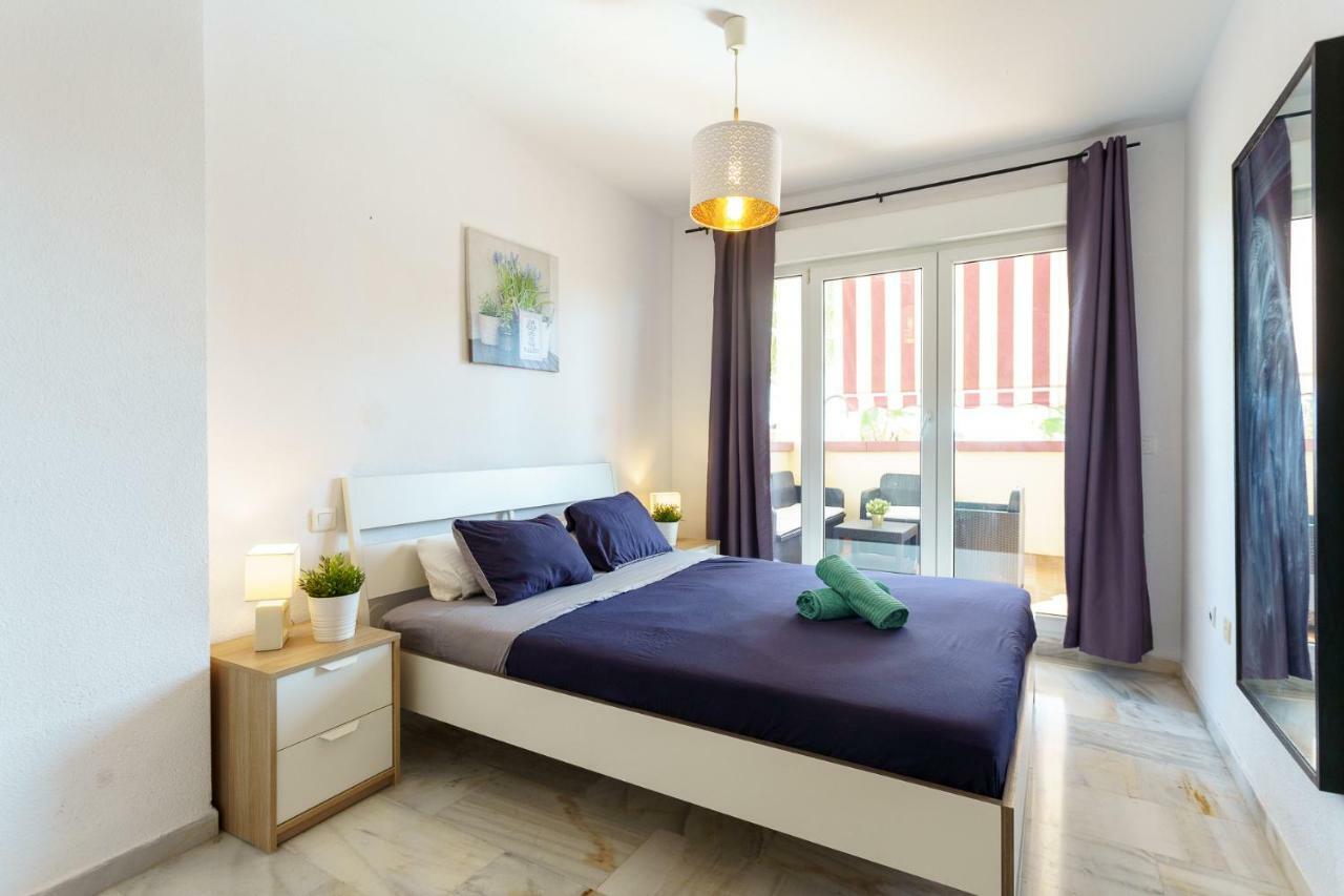 Spacious Beachfront Flat With Sea Views And Private Indoor Parking Benalmádena Exteriér fotografie