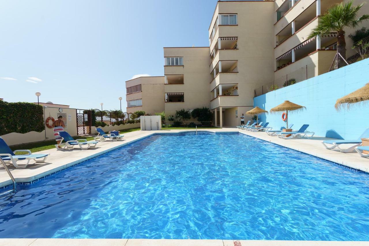 Spacious Beachfront Flat With Sea Views And Private Indoor Parking Benalmádena Exteriér fotografie