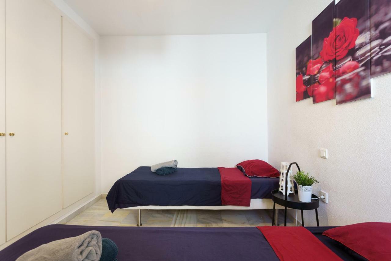 Spacious Beachfront Flat With Sea Views And Private Indoor Parking Benalmádena Exteriér fotografie